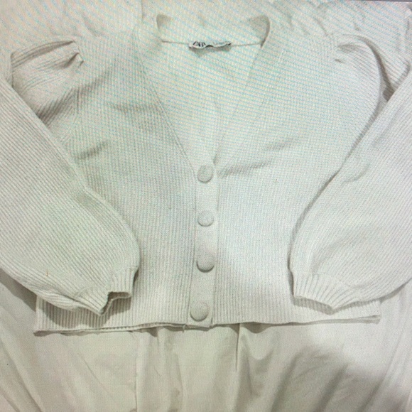 Elegant White Cardigan Sweater - Picture 1 of 3